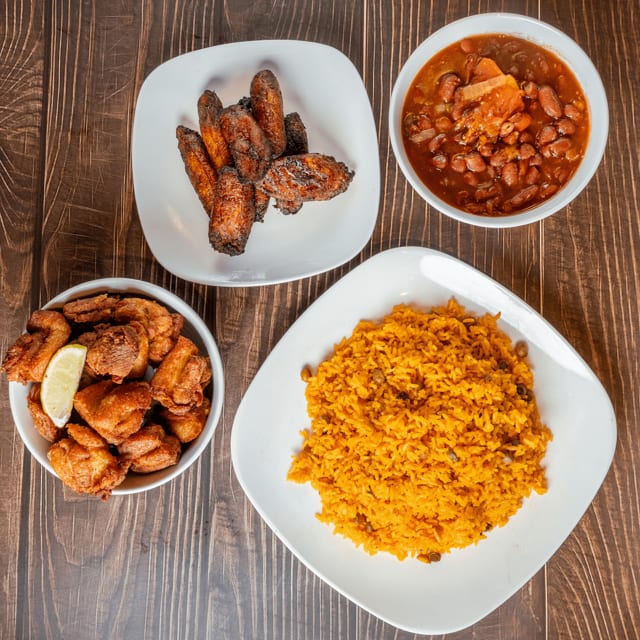 Chicharrón De Pollo Family Combo.